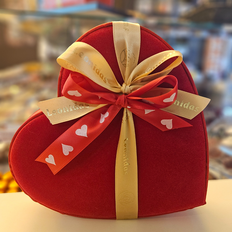 Caja Corazón 30 bombones aprox